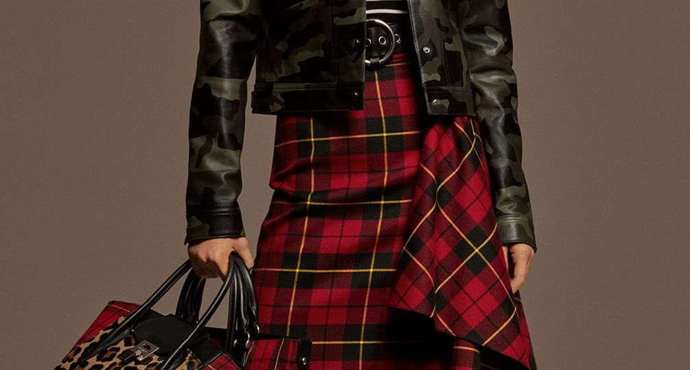 falda_chaqueta_pantalon_tendencias_otono_invierno_2018_2019_michael_kors_estampados_49492227_1200x1800